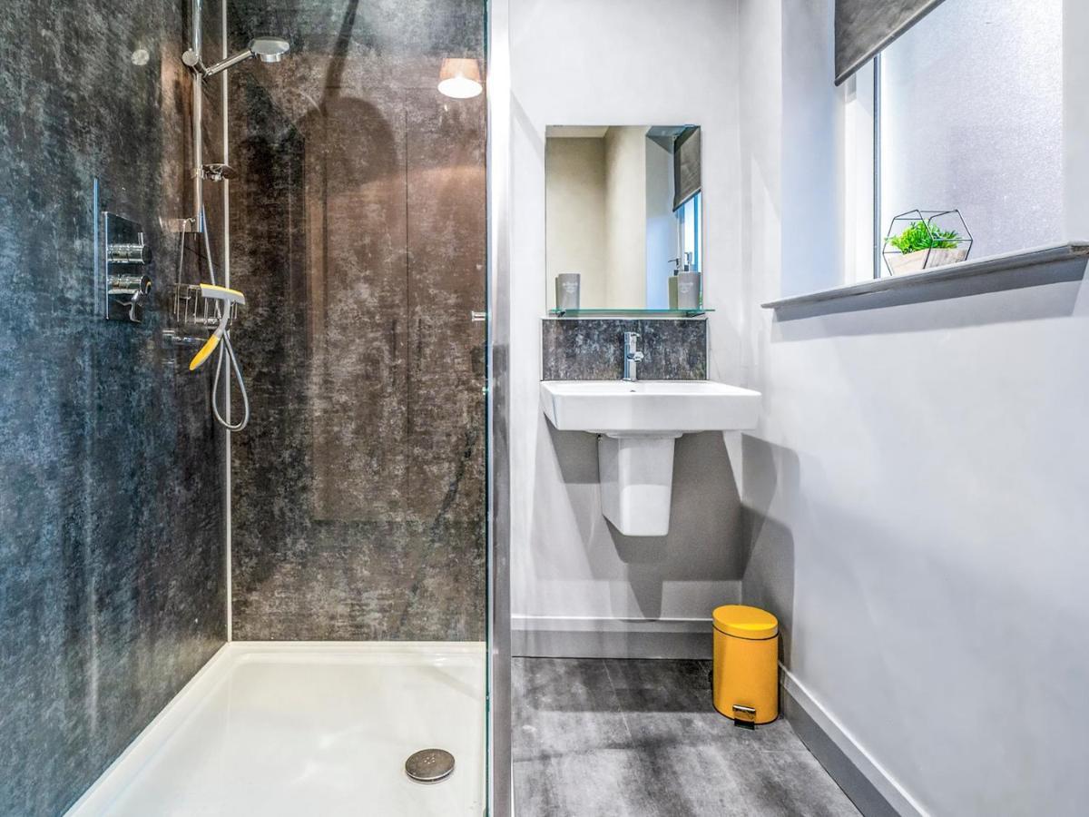 Pass The Keys Lovely 1Br Apt In No 1 Location With Top Amenities Белфаст Екстериор снимка